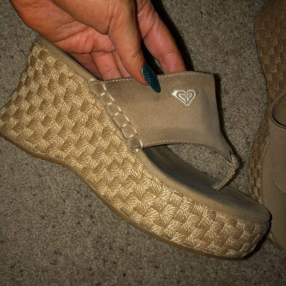 Tan wedge thong shoes